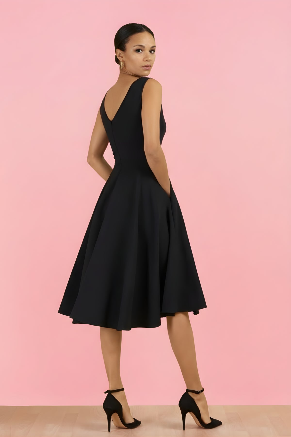 Hepburn Sleeveless Swing Dress